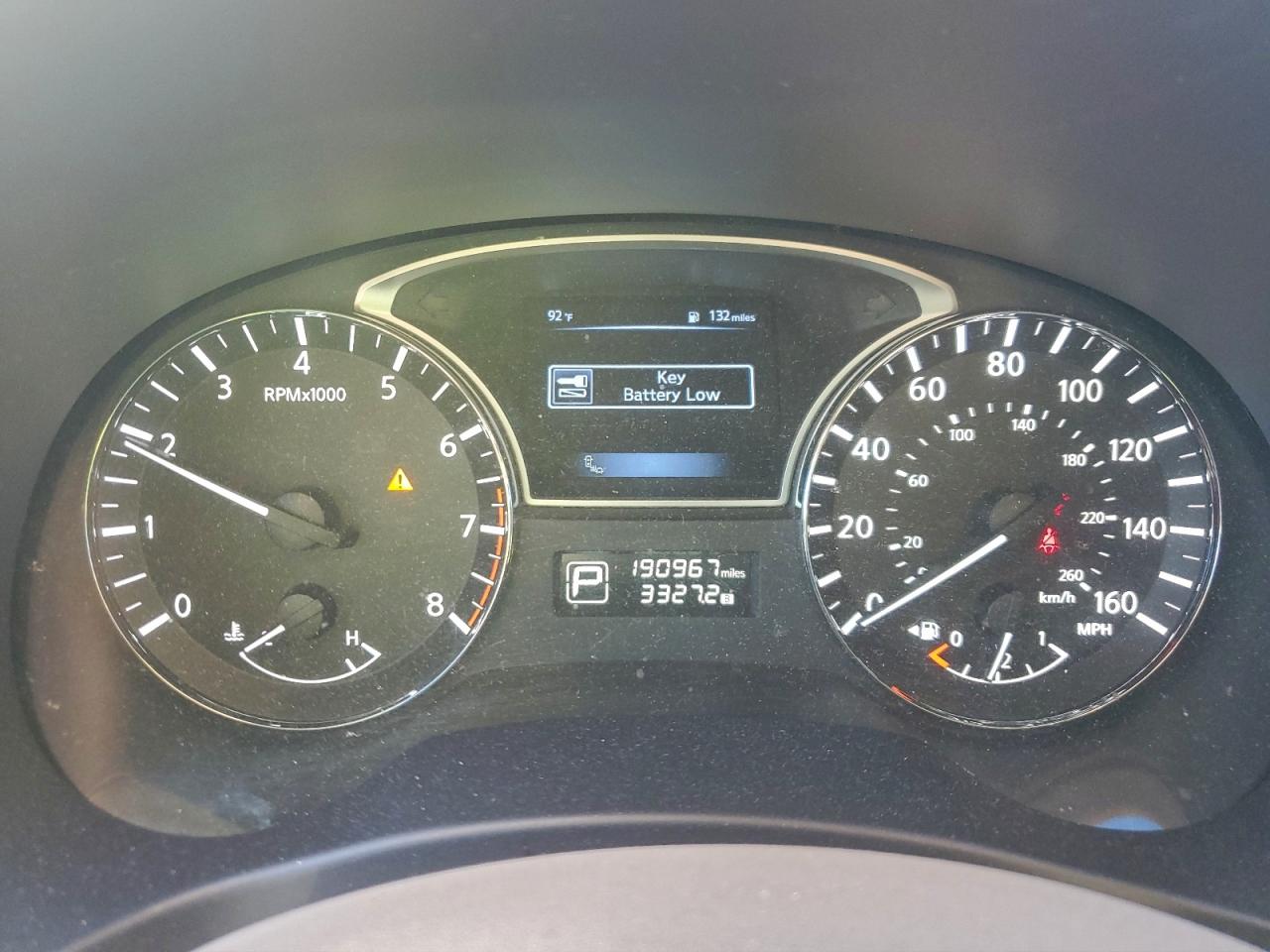 Nissan Pathfinder S Image 8