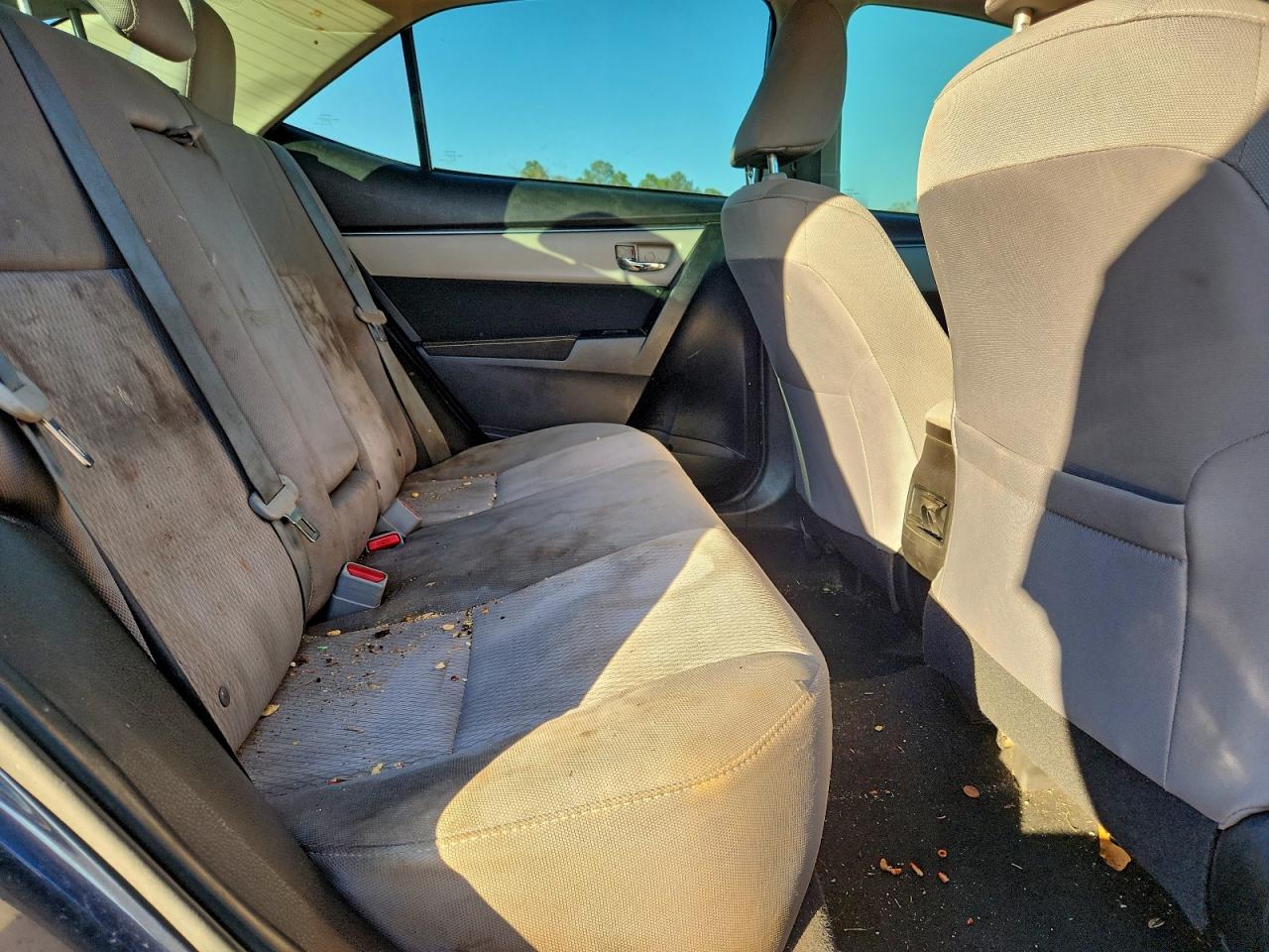 Toyota Corolla L Image 11