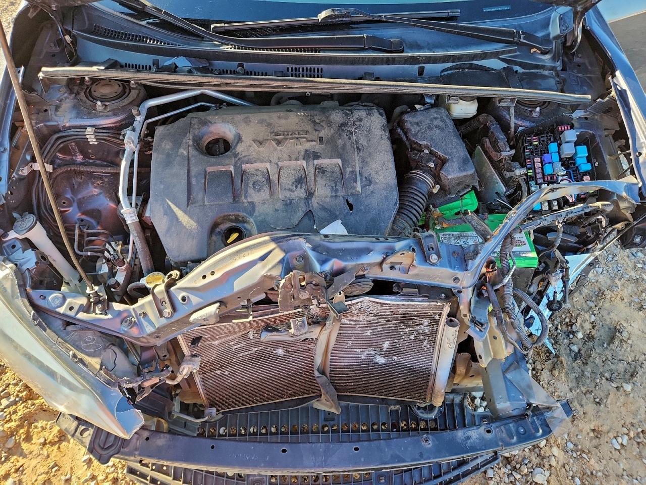 Toyota Corolla L Image 6