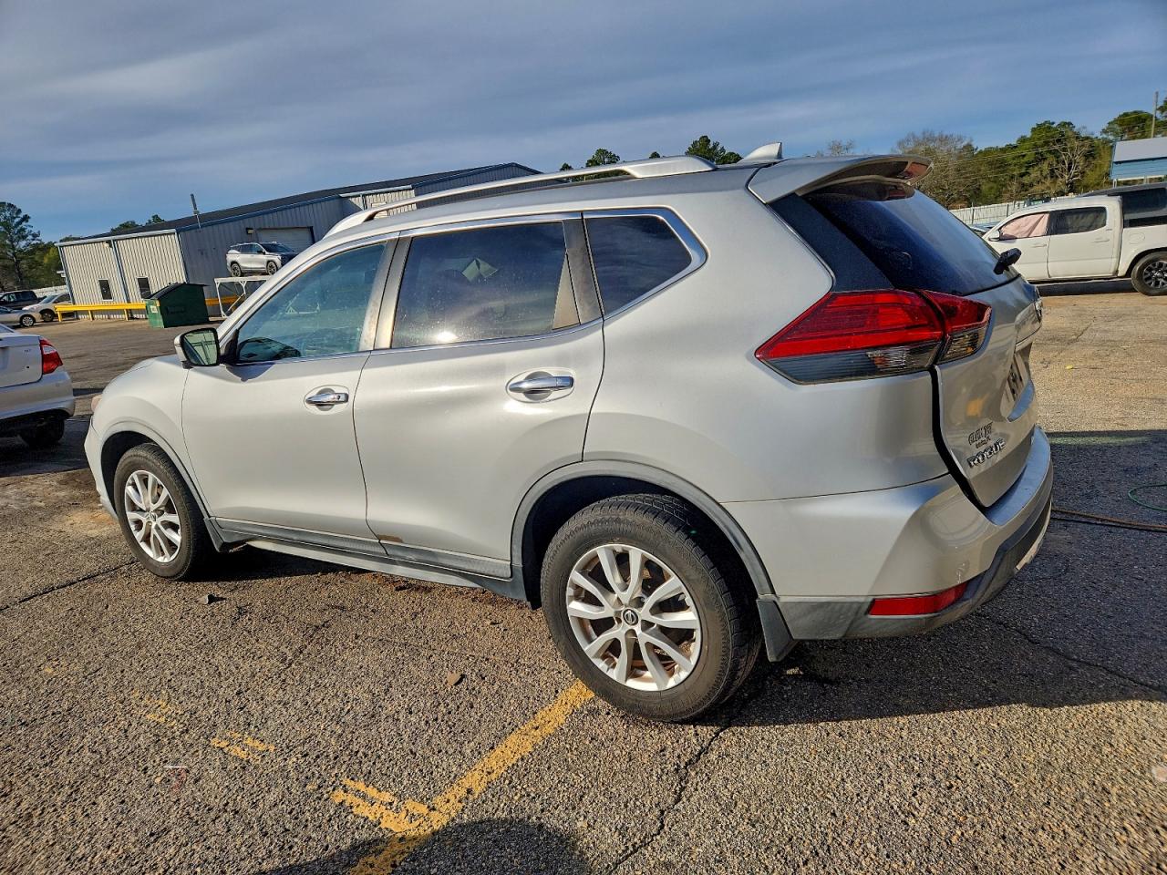 Nissan Rogue S Image 2