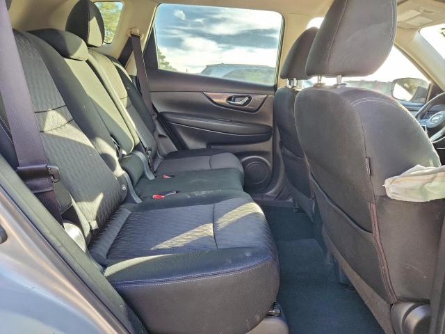 Nissan Rogue S Image 9