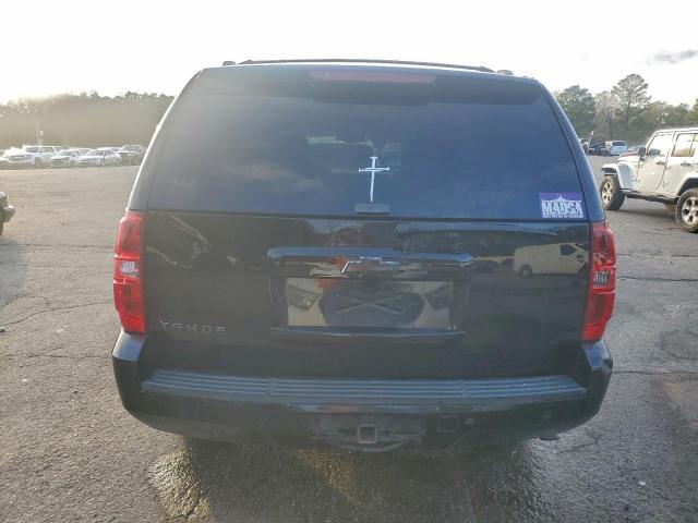 Chevrolet Tahoe C1500 Image 2