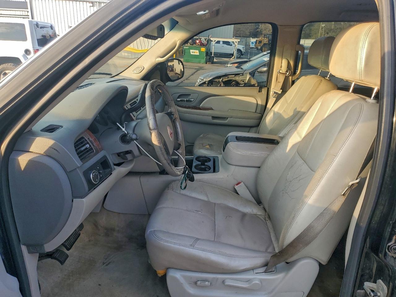 Chevrolet Tahoe C1500 Image 11