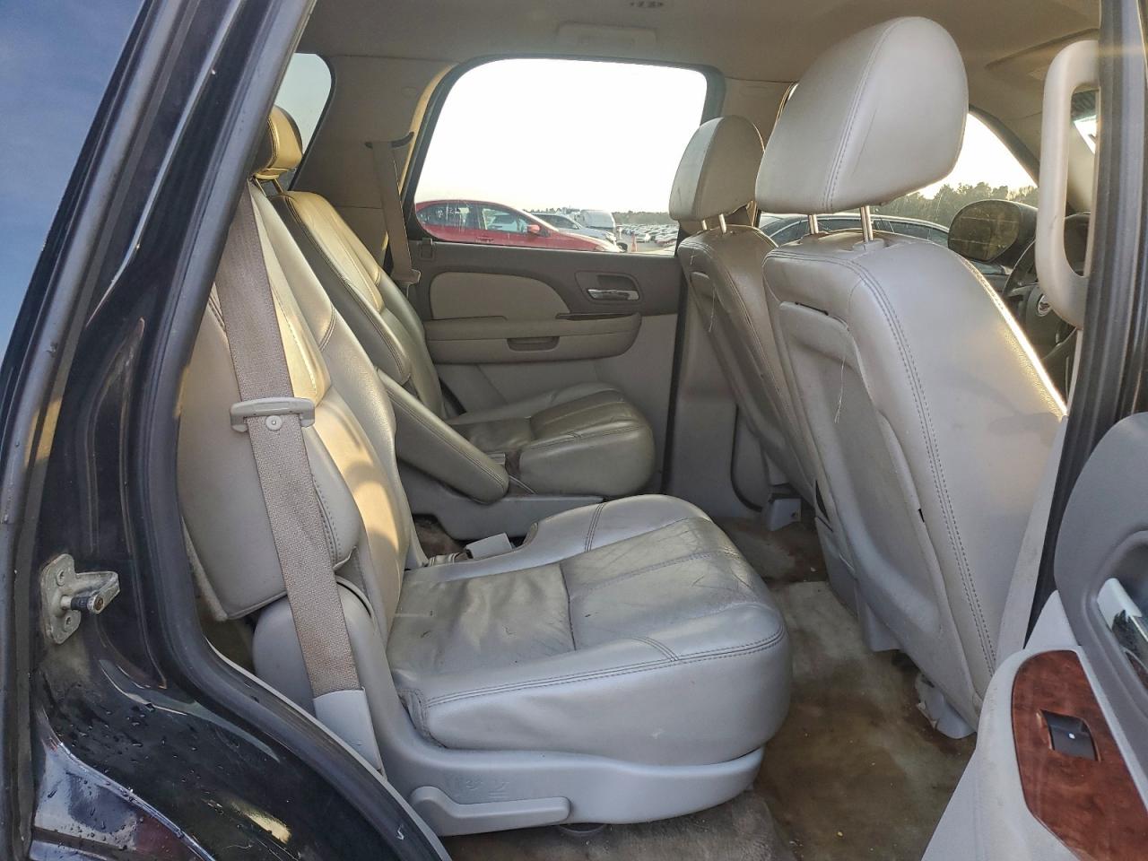 Chevrolet Tahoe C1500 Image 7