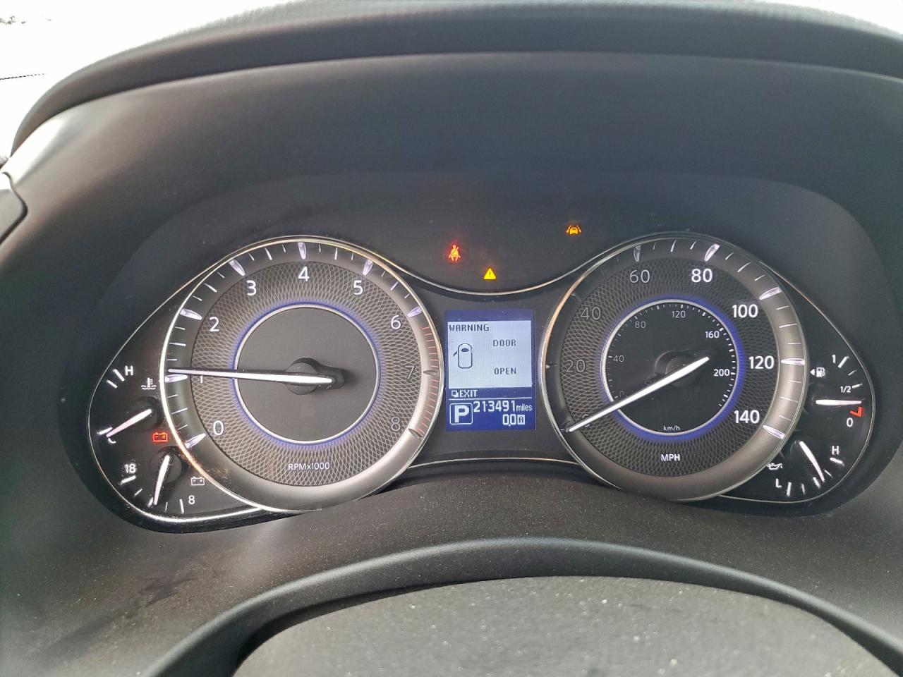 INFINITI Qx Base Image 9