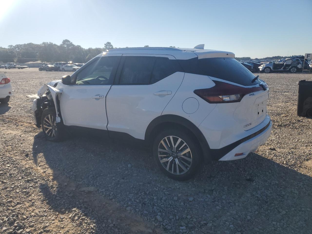 Nissan Kicks Sv Image 2