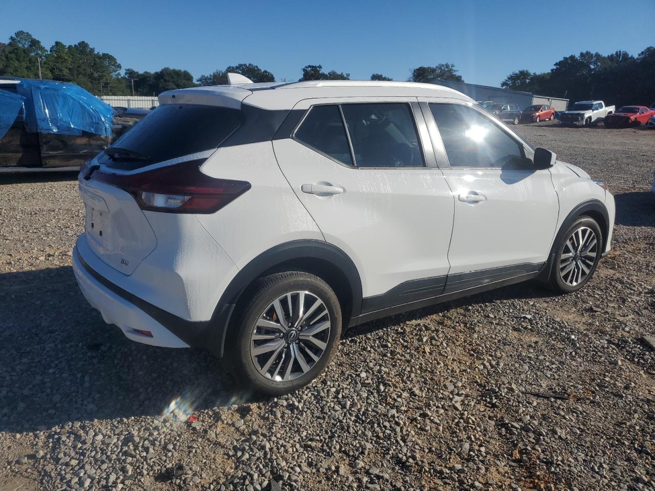 Nissan Kicks Sv Image 3