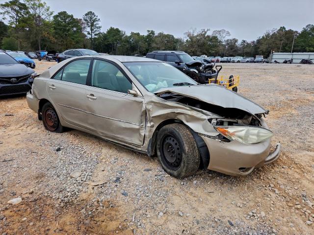 Toyota Camry Le Image 3