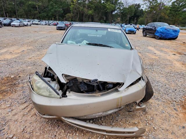 Toyota Camry Le Image 5