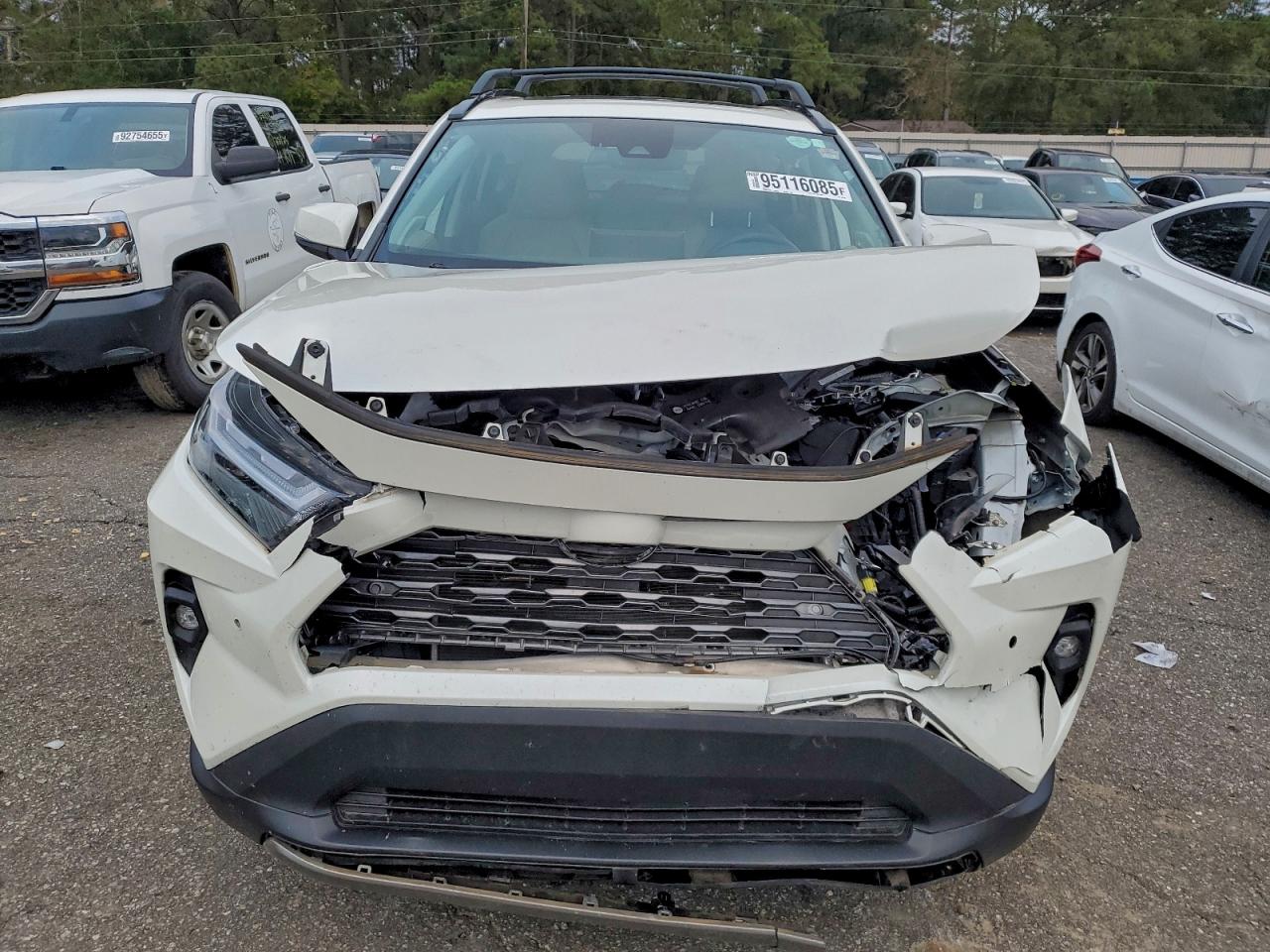 Toyota RAV4 Limited Image 3