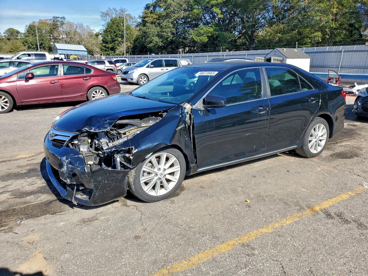 Toyota Camry Hybrid Image 1