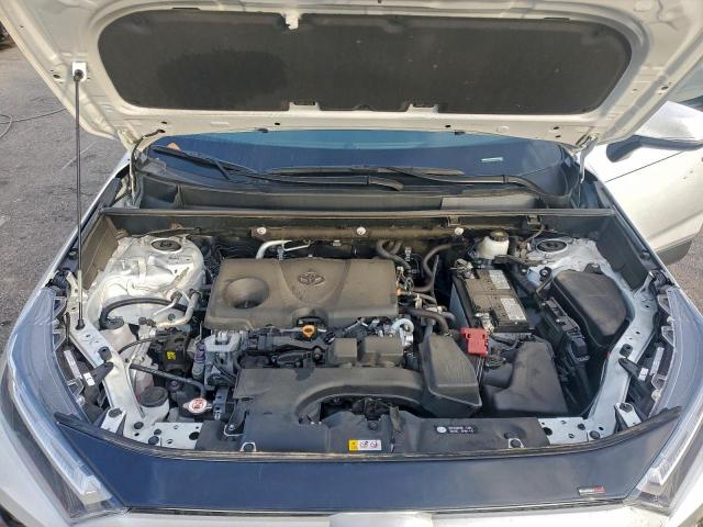 Toyota RAV4 Xle Premium Image 6