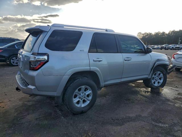 Toyota 4Runner Sr5 Image 2