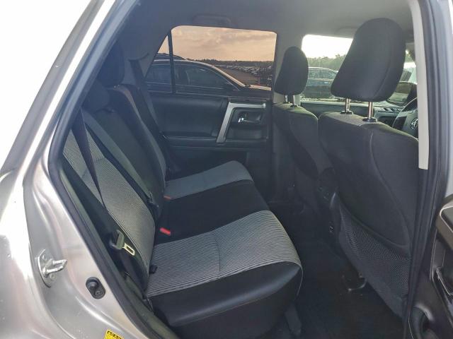 Toyota 4Runner Sr5 Image 9