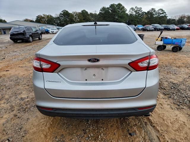 Ford Fusion S Image 6