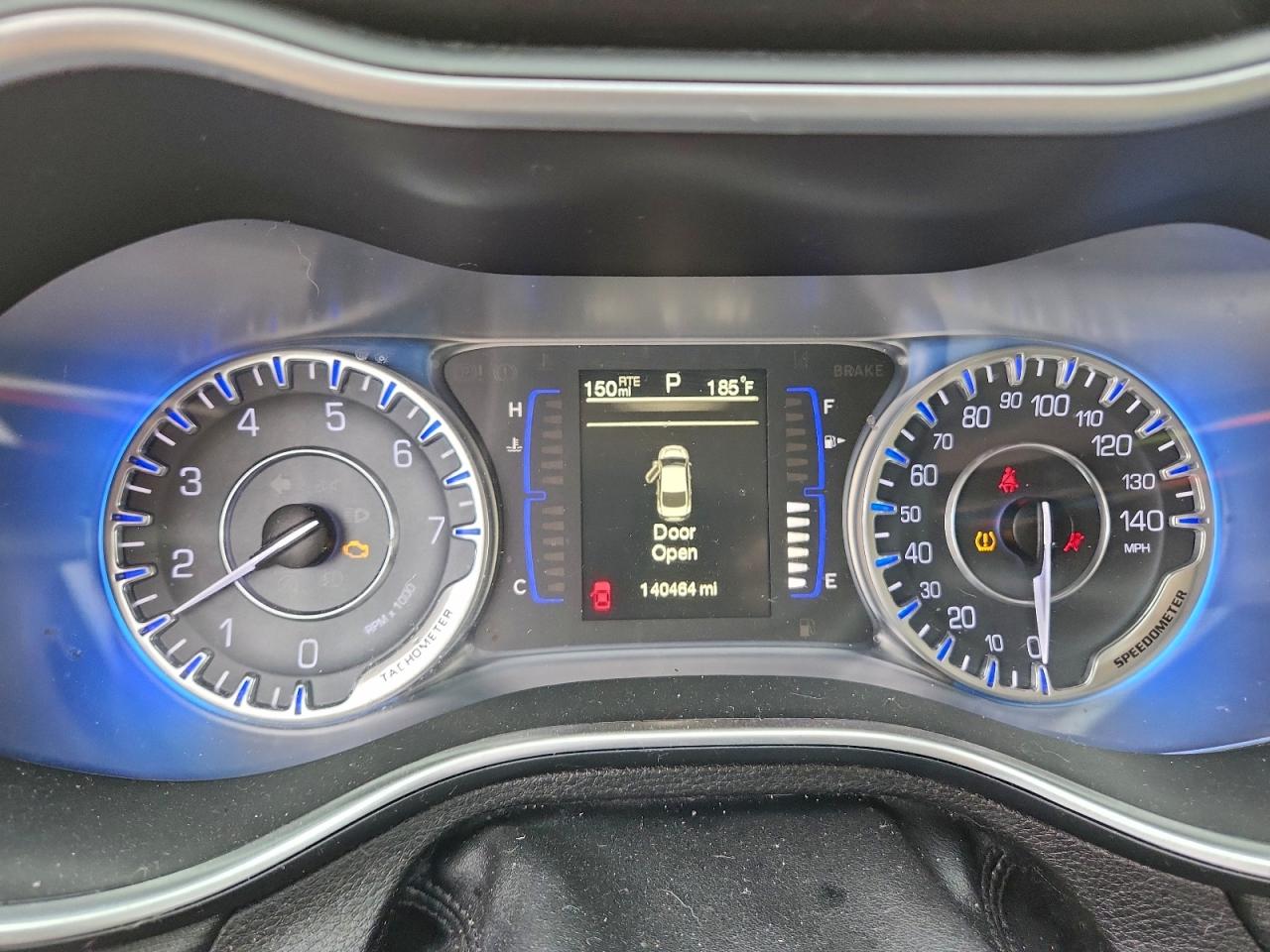 Chrysler 200 Limited Image 6