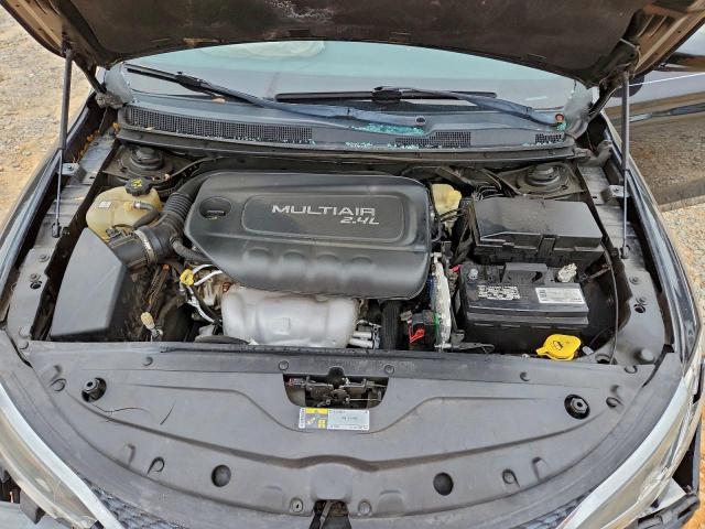 Chrysler 200 Limited Image 8