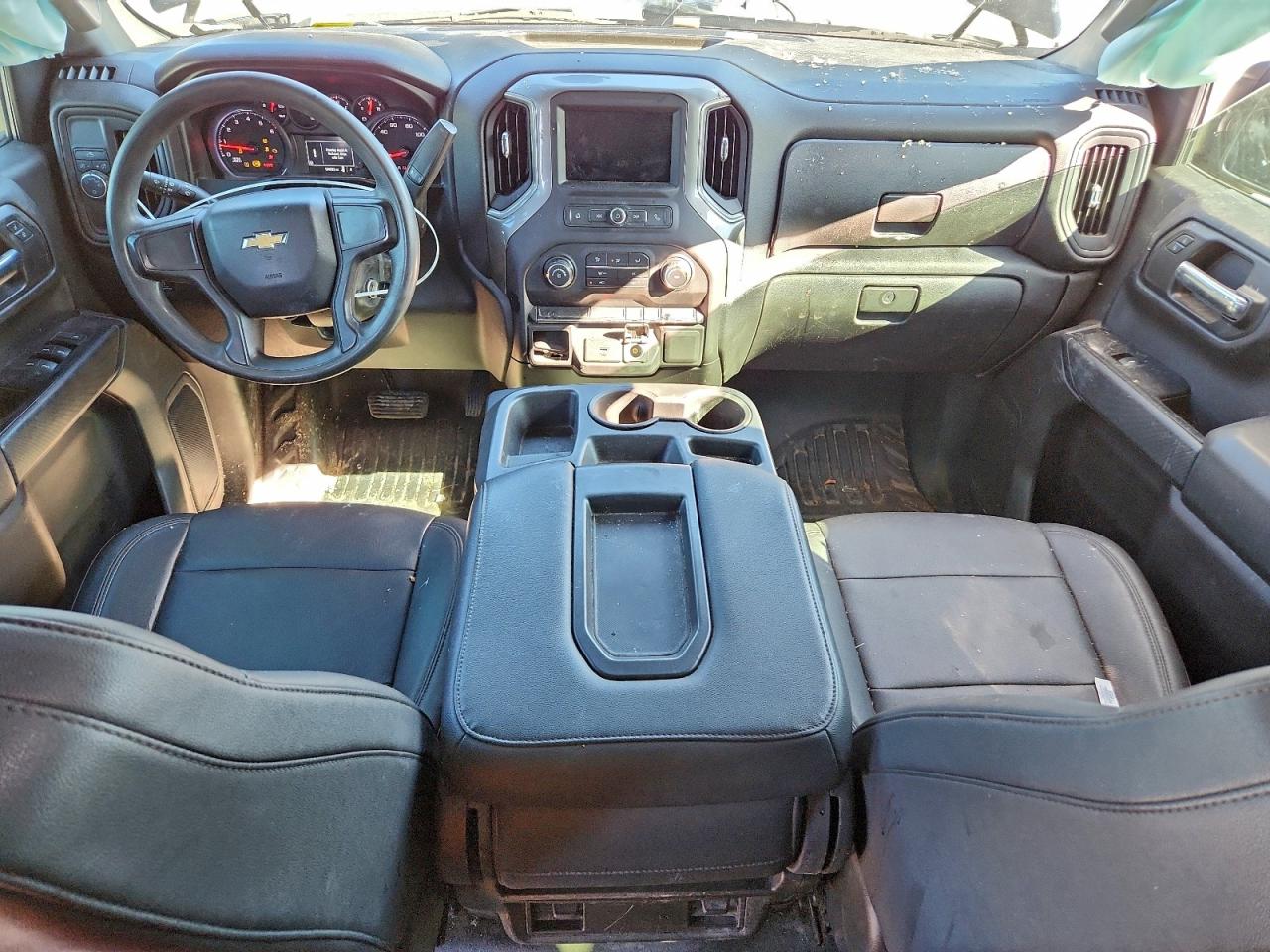 Chevrolet Silverado C1500 Image 10