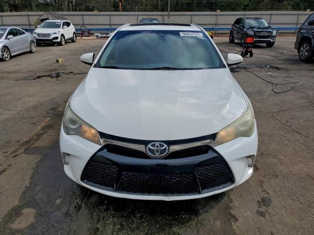 Toyota Camry Le Image 3