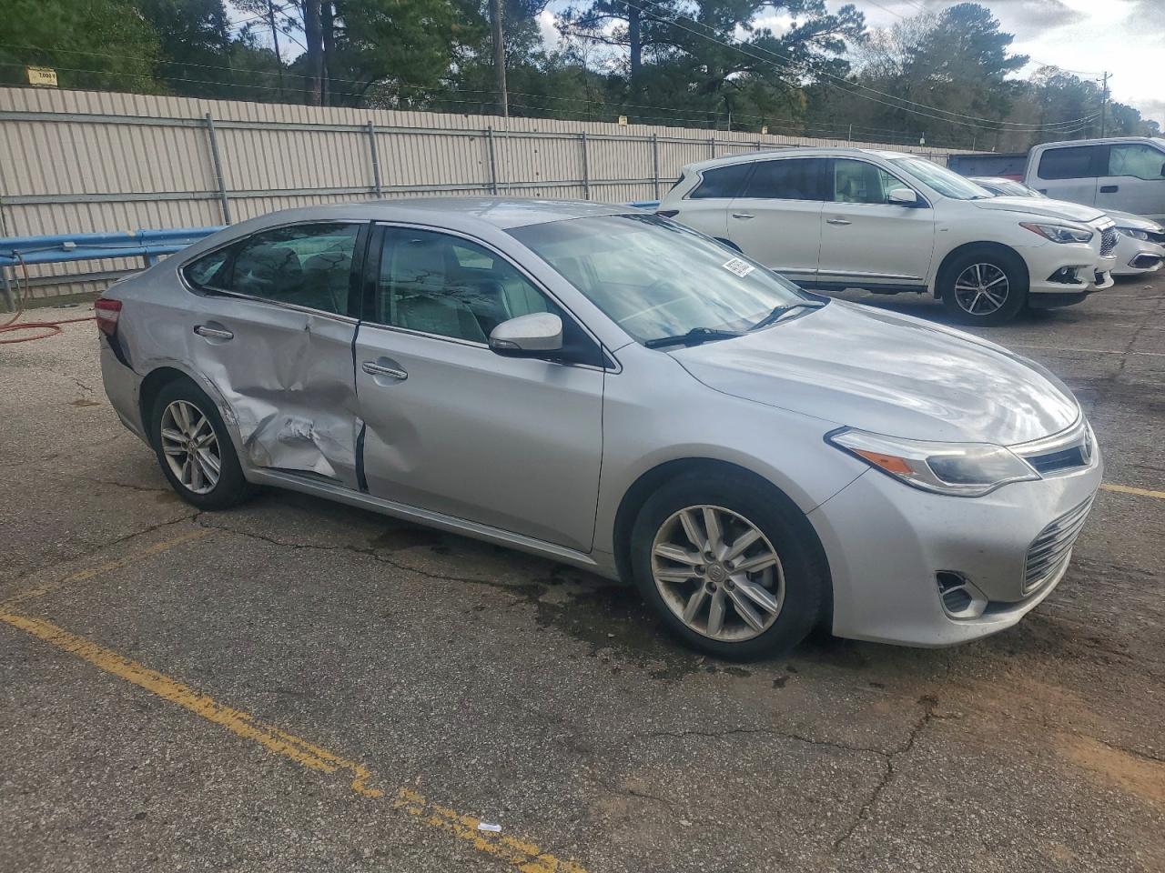 Toyota Avalon Base Image 3