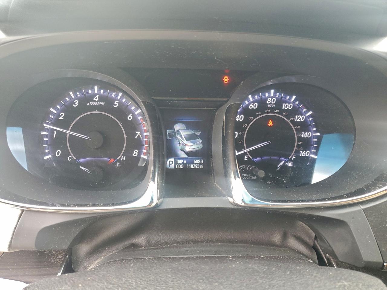 Toyota Avalon Base Image 8